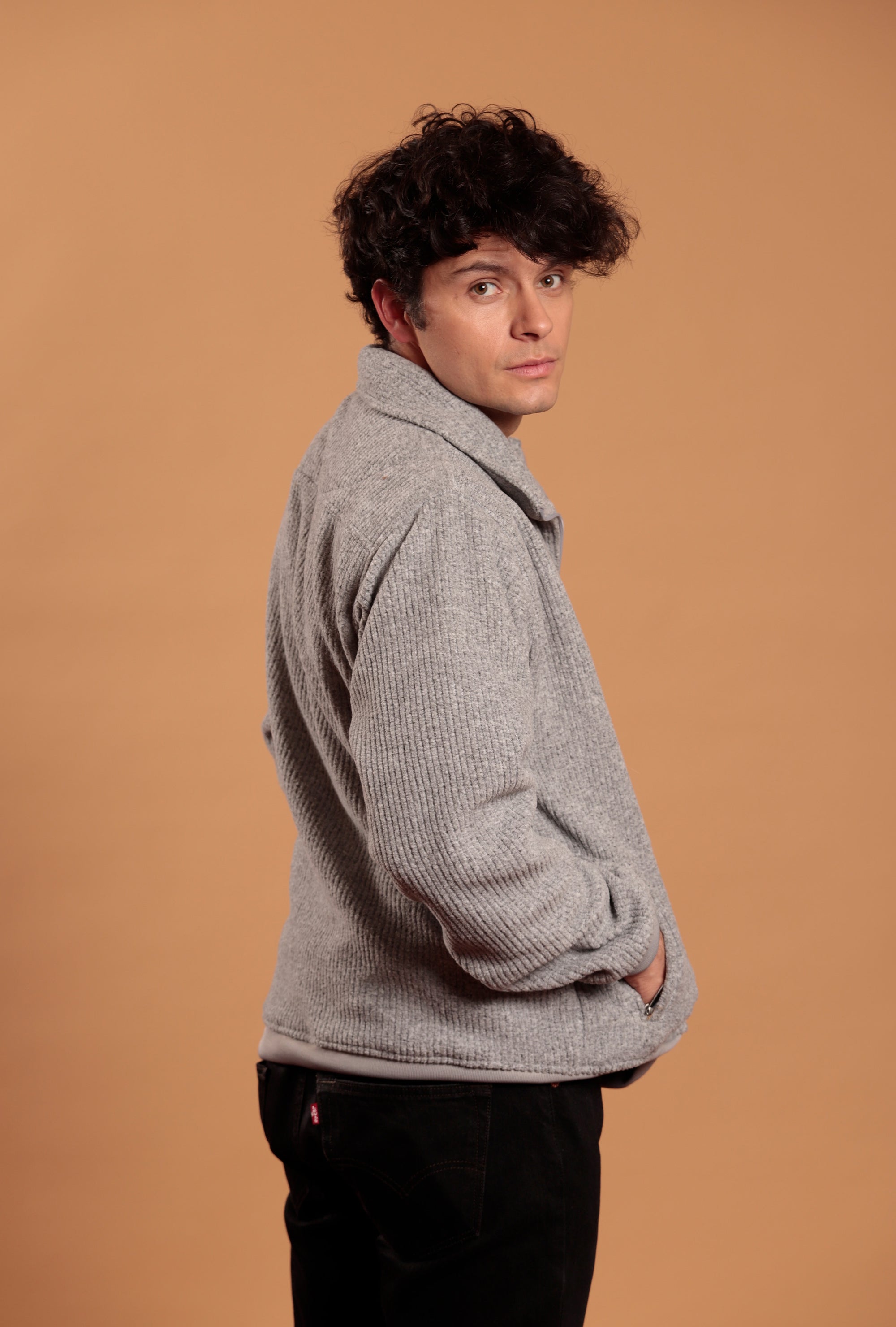 Hoodie unisex half zip paño algodón.