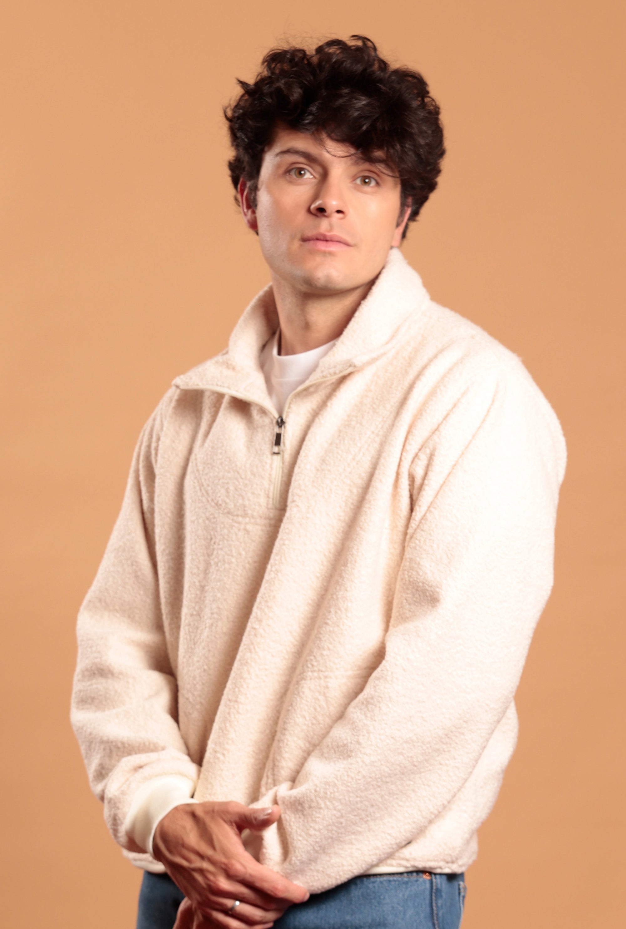 Hoodie unisex half zip paño algodón.